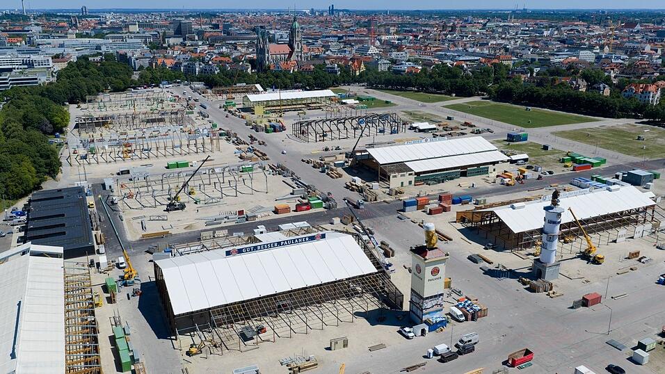 Der Aufbau an der Theresienwiese l&auml;uft auf Hochtouren.