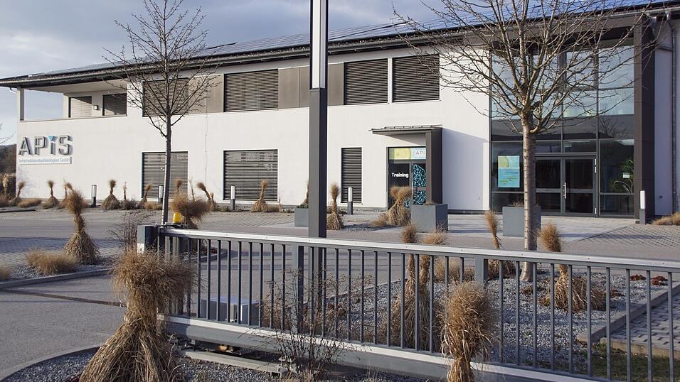 Die Apis-Firmenzentrale im Gewerbepark W&ouml;rth/Wiesent. Das Unternehmen z&auml;hlt zu den weltweit f&uuml;hrenden Anbietern von Risikoanalyse-Software.