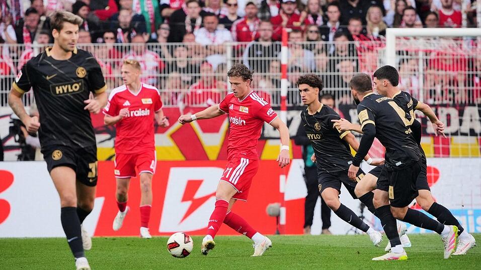 Skarke (M) stand erstmals in der Startelf. Skarke (M) stand erstmals in der Startelf.