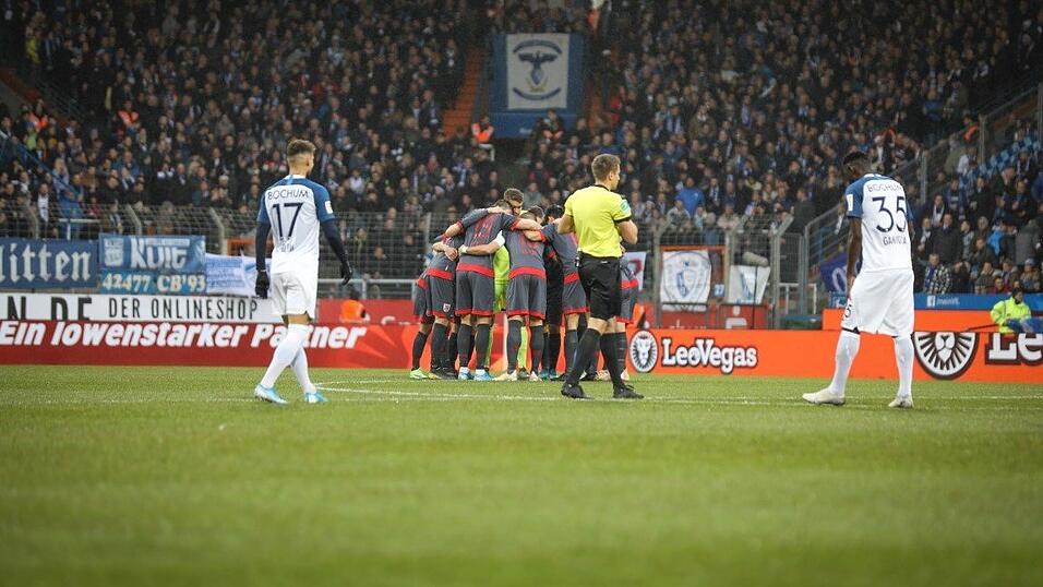 Der SSV Jahn Regensburg gewinnt das letzte Spiel des Jahres in Bochum. Der SSV Jahn Regensburg gewinnt das letzte Spiel des Jahres in Bochum.