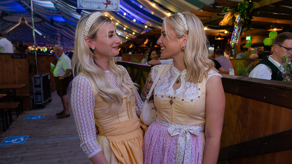 Die Partybilder vom Donnerstag, 17. August 2023, aus dem Festzelt Wenisch. Die Partybilder vom Donnerstag, 17. August 2023, aus dem Festzelt Wenisch.