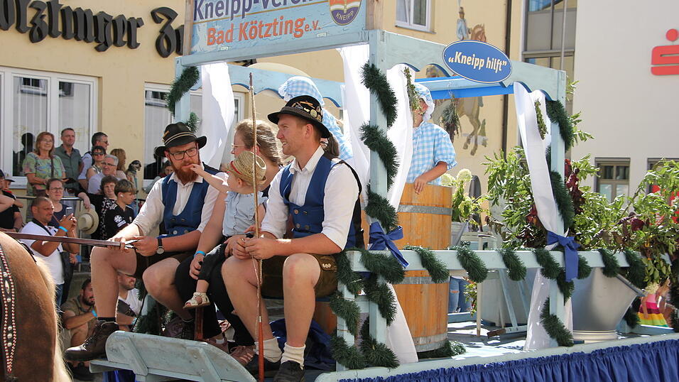 Der 35. Rosstag in Bad K&ouml;tzting. Bilder vom Festumzug &bdquo;Landwirtschaft und Handwerk von damals&ldquo;.