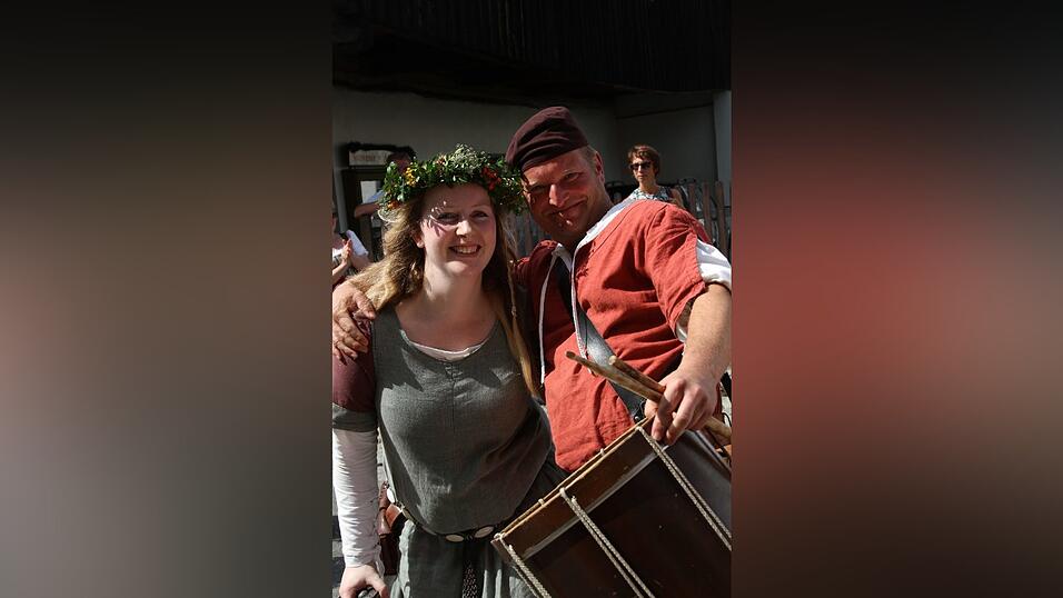 Die schönsten Augenblicke des historischen Drachenstich-Festzuges 2016. Die schönsten Augenblicke des historischen Drachenstich-Festzuges 2016.
