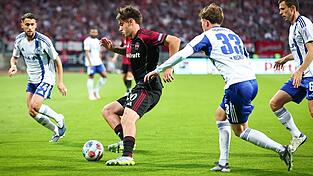 Javier Fernandez (2.v.l.) spielt auch kommende Saison in Nürnberg. (Archivbild) Javier Fernandez (2.v.l.) spielt auch kommende Saison in Nürnberg. (Archivbild)