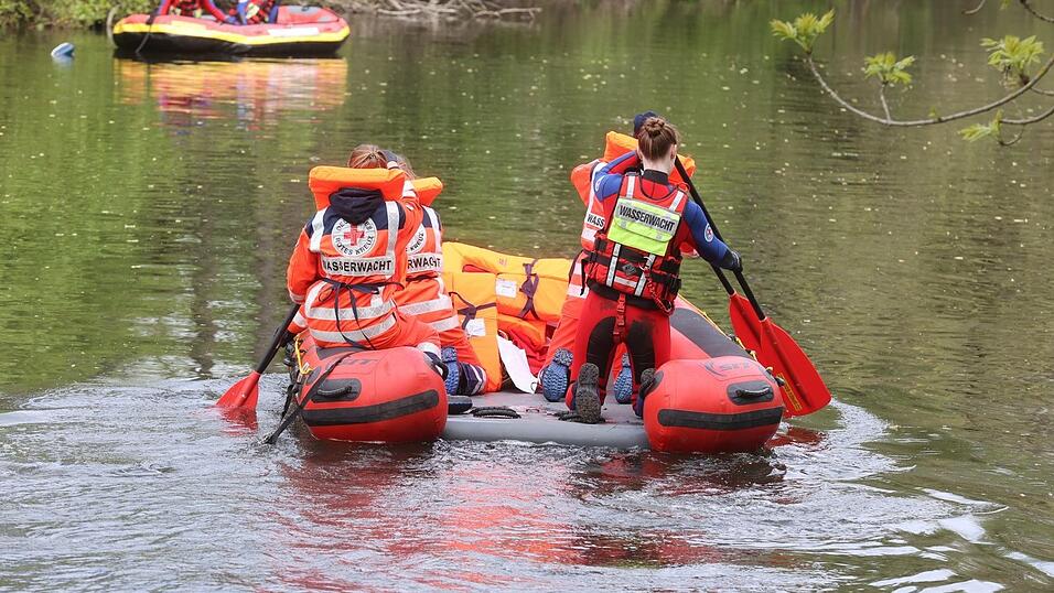 Ehrenamtliche Retter in Bayern wie die Wasserwacht k&ouml;nnten bald wie ihre Kollegen bei THW und Feuerwehr bei Aus- und Fortbildung gesetzlichen Anspruch auf Freistellung und Lohnfortzahlung bekommen.