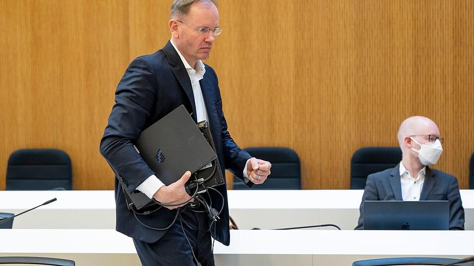 Nach mehr als drei Jahren könnte der im Dezember 2022 eröffnete Wirecard-Prozess in der ersten Jahreshälfte 2026 zu Ende gehen. (Archivbild) Nach mehr als drei Jahren könnte der im Dezember 2022 eröffnete Wirecard-Prozess in der ersten Jahreshälfte 2026 zu Ende gehen. (Archivbild)