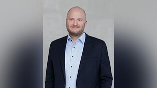 Der Betriebsratschef und stellvertretende Aufsichtsratsvorsitzende Sascha Uebel wehrt sich gegen eine Übernahme der Commerzbank