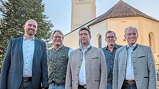 Ein „Kammeringer“ geht ins Rennen um den Bürgermeistersessel: Martin Aigner (M.) mit seinem Team der CSU-Verantwortlichen Sebastian Rembeck (v.l.) Martin Wurster, Dr. Helmut Steininger und Günter Gsödl.