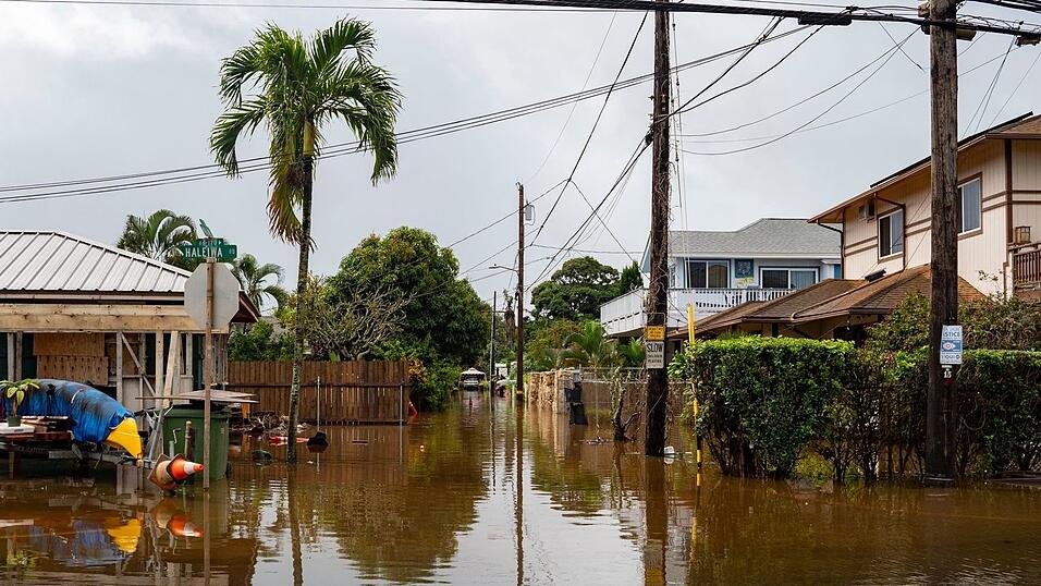 Tausende Menschen mussten ihre Häuser verlassen. Tausende Menschen mussten ihre Häuser verlassen.