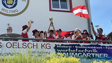 Das Team Österreich verdient sich den umkämpften Pokal. Das Team Österreich verdient sich den umkämpften Pokal.