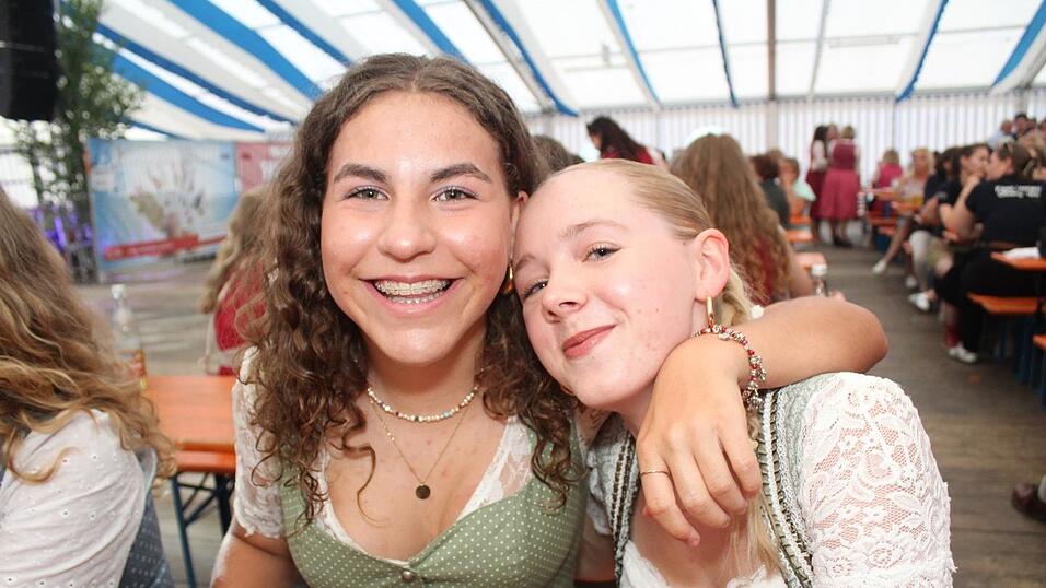 Zur Musik von Headless wurde ausgelassen gefeiert.