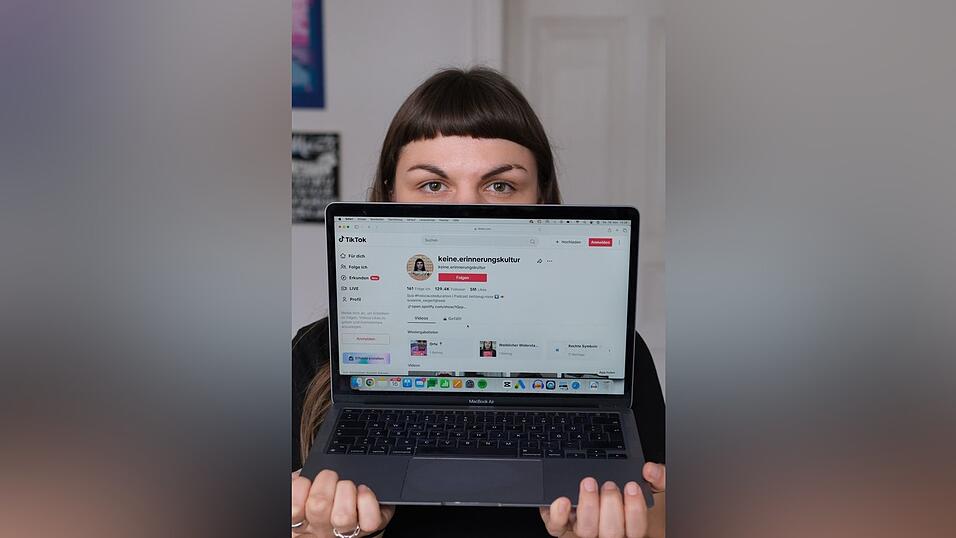 Susanne Siegert betreibt bei Instagram und Tiktok Accounts zur Erinnerungsarbeit. (Archivbild)