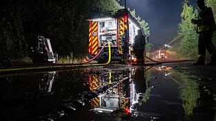 Mehr als 180 Einsatzkr&auml;fte waren am Dienstag mit der Bek&auml;mpfung des Feuers besch&auml;ftigt.