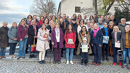Rund 65 von über 100 Freiwilligen haben sich schon mal auf den besonderen Tag eingestimmt.