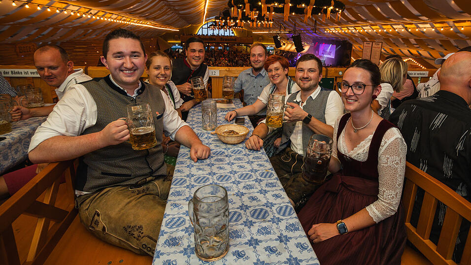 Die Partybilder vom Donnerstag, 15. August, aus dem Festzelt Nothaft. Die Partybilder vom Donnerstag, 15. August, aus dem Festzelt Nothaft.