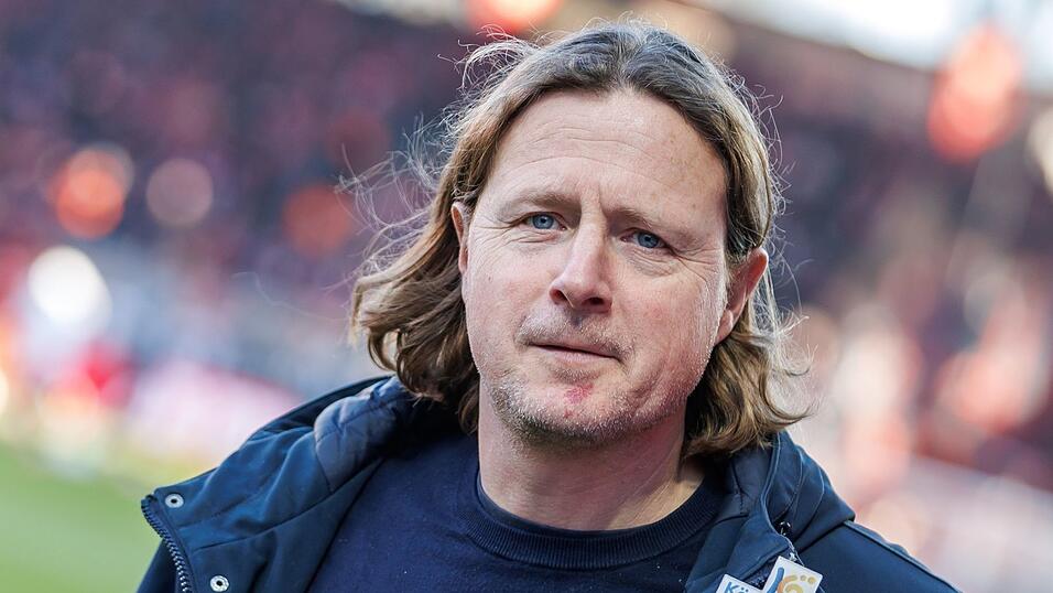 Der Mainzer Trainer Bo Henriksen war gesperrt und musste von der Tribüne zuschauen.