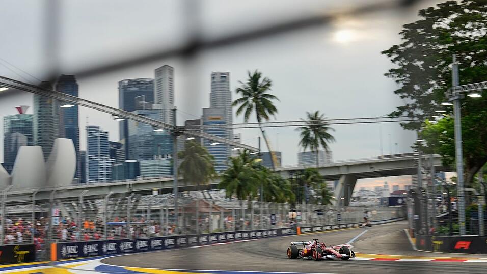Für das Nachtrennen in Singapur hat der Weltverband erstmals die neue Hitze-Regel aktiviert.