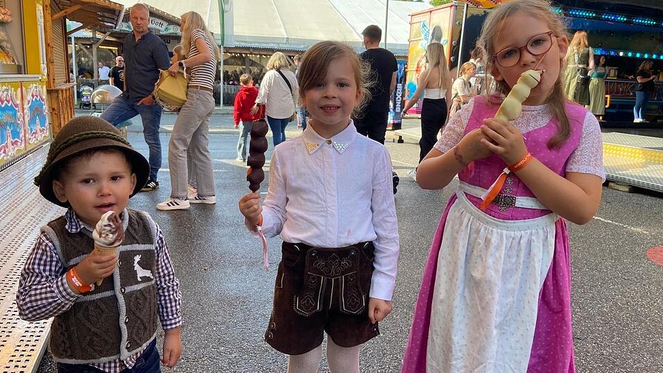 Am S&uuml;&szlig;igkeitenstand kamen die J&uuml;ngsten voll auf ihre Kosten.