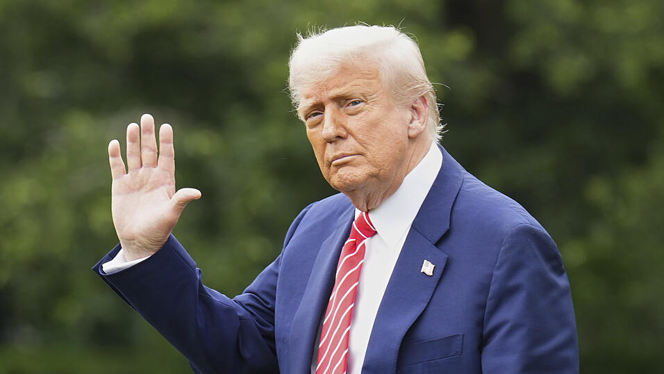 Donald Trump, Caesar, Augustus und Wladimir Putin sind und waren große Machthaber - zwischen deren Leben sich Parallelen ziehen lassen. Donald Trump, Caesar, Augustus und Wladimir Putin sind und waren große Machthaber - zwischen deren Leben sich Parallelen ziehen lassen.