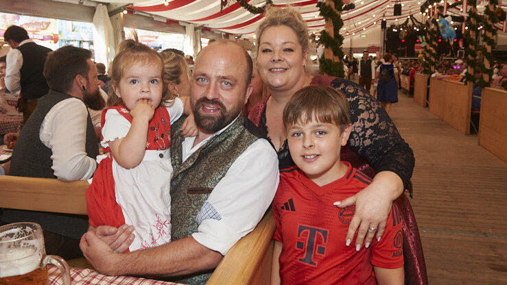 Die Partybilder vom Samstag, 16. August, aus dem Festzelt Lechner. Die Partybilder vom Samstag, 16. August, aus dem Festzelt Lechner.