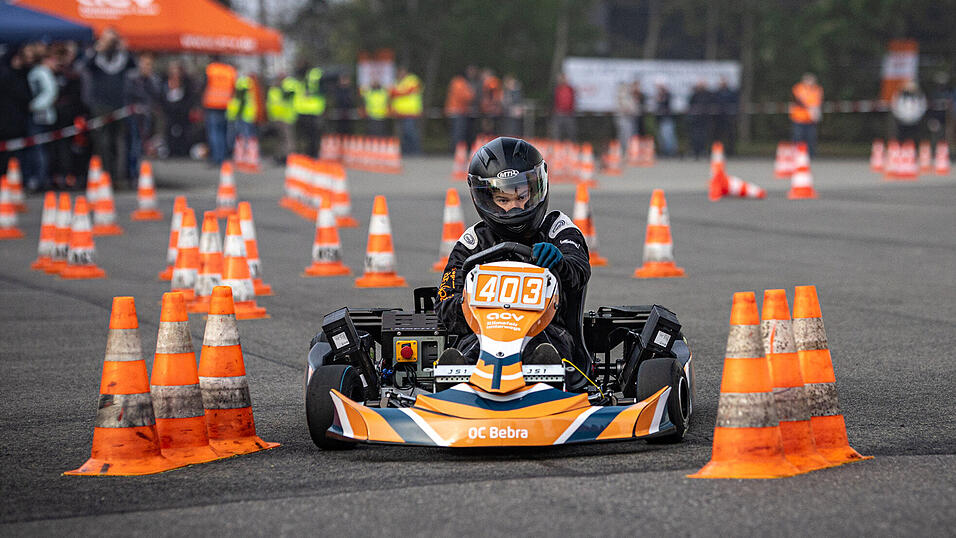 Kartslalom gibt es zum Beispiel in Straubing und Vilsbiburg. Kartslalom gibt es zum Beispiel in Straubing und Vilsbiburg.