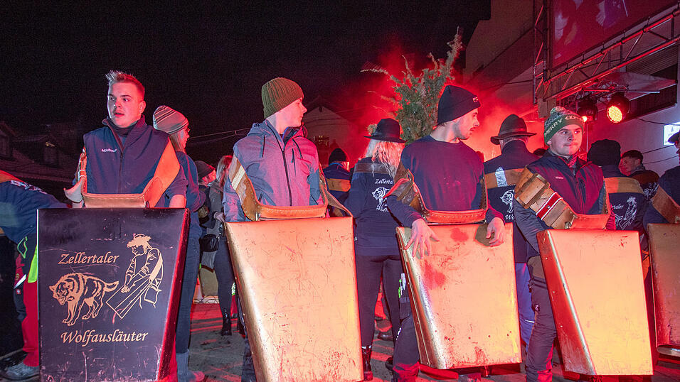 Die Wolfauslasser lie&szlig;en ihre Glocken klingen.