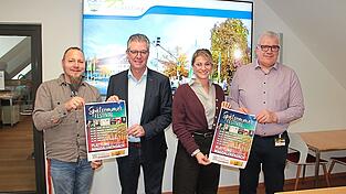 Veranstalter Roman Hofbauer, Bürgermeister Hans Schmalhofer, Kathrin Tost und Dieter Reis (v.l.) freuen sich auf die Konzertreihe. Veranstalter Roman Hofbauer, Bürgermeister Hans Schmalhofer, Kathrin Tost und Dieter Reis (v.l.) freuen sich auf die Konzertreihe.