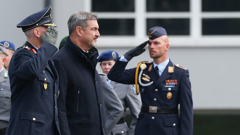 Die Debatte um die Wehrpflicht sollte aus der Sicht von CSU-Chef Söder schnell beendet werden. Die Debatte um die Wehrpflicht sollte aus der Sicht von CSU-Chef Söder schnell beendet werden.