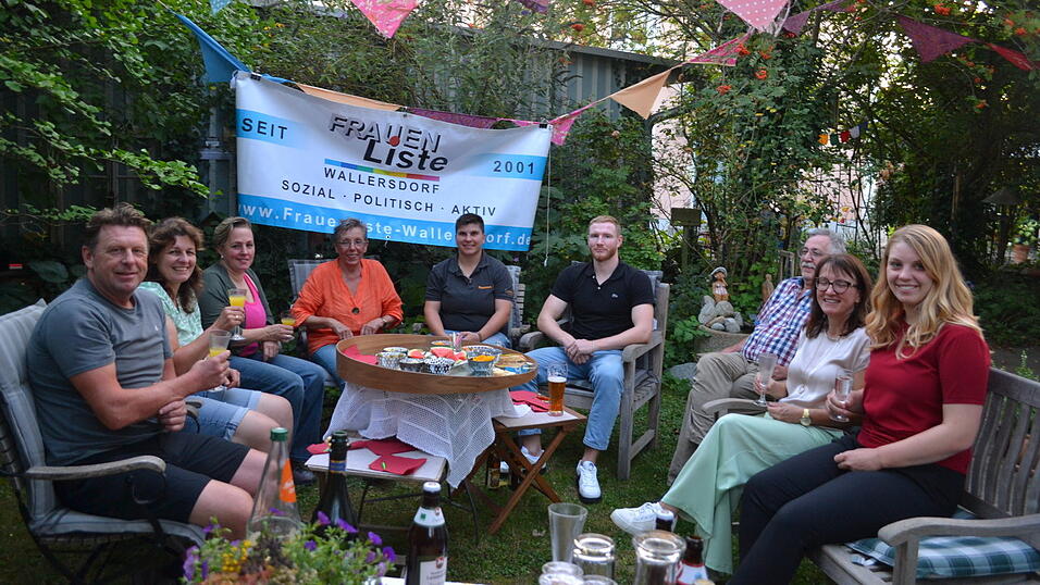 Im Garten von Ingrid Ast diskutierte man über das Ehrenamt.