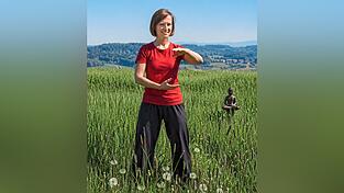 Am 25. April l&auml;dt die erfahrene Trainerin Monika Hollauer alle Interessierten zum Mitmachen von zuhause aus ein.