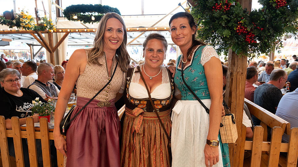 Die Partybilder vom Freitag, 18. August 2023, aus dem Festzelt Nothaft. Die Partybilder vom Freitag, 18. August 2023, aus dem Festzelt Nothaft.