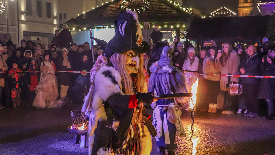 Der Christkindlmarkt in Deggendorf war am dritten Adventswochenende gut besucht.