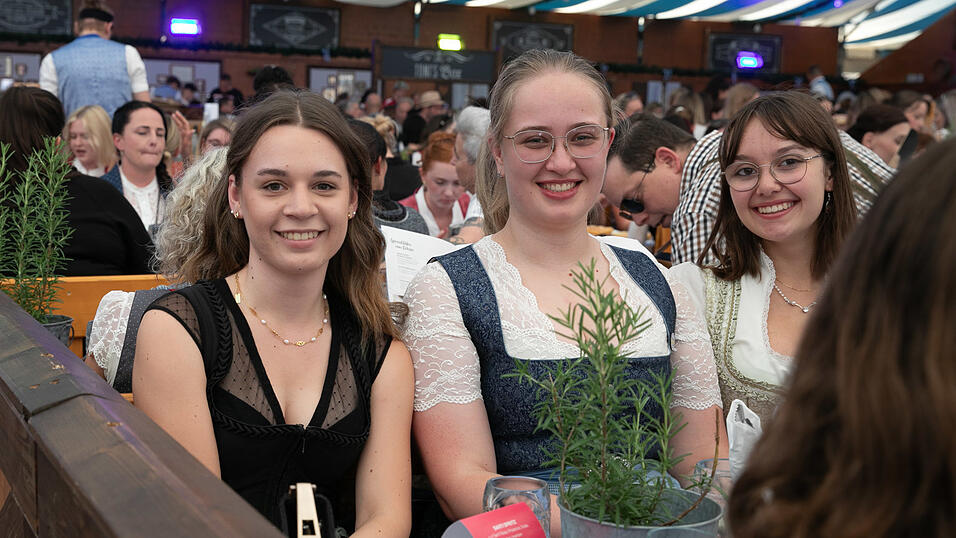 Die Partybilder vom Sonntag, 10. August, aus dem Festzelt Wenisch. Die Partybilder vom Sonntag, 10. August, aus dem Festzelt Wenisch.