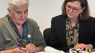 Bayerns Landtagspr&auml;sidentin Ilse Aigner (CSU) erinnert in Bosnien-Herzegowina an die Opfer des V&ouml;lkermords von Srebrenica.