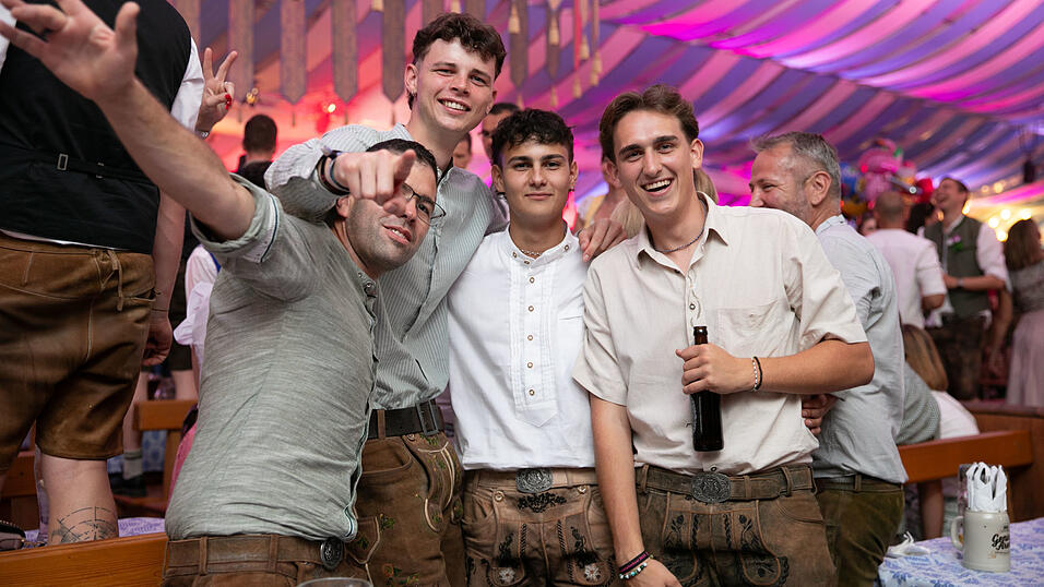 Die Partybilder vom Mittwoch, 13. August, aus dem Festzelt Wenisch. Die Partybilder vom Mittwoch, 13. August, aus dem Festzelt Wenisch.