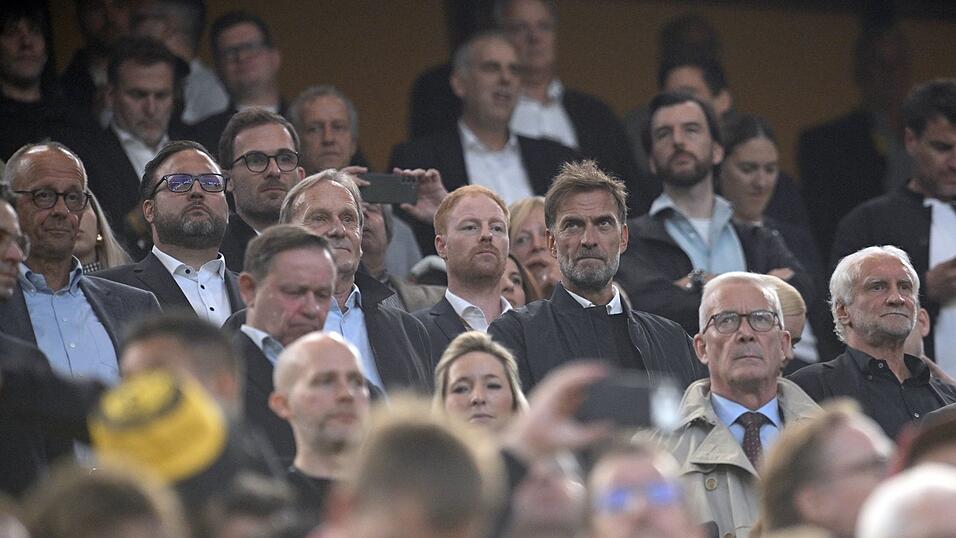 Der neue Bundestrainer Jürgen Klopp sah in Dortmund ein Spiel mit hohem Tempo. Der neue Bundestrainer Jürgen Klopp sah in Dortmund ein Spiel mit hohem Tempo.