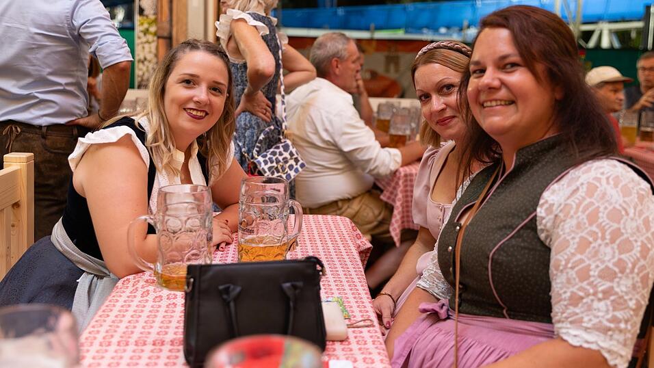 Die Partybilder vom Freitag, 7. August, aus dem Festzelt Greindl. Die Partybilder vom Freitag, 7. August, aus dem Festzelt Greindl.
