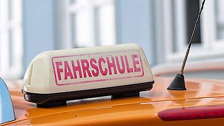 Etliche junge Frauen hatten dem Betreiber einer Fahrschule im Herbst 2022 von „sexualisierten Gesprächen“ mit einem Angestellten berichtet, die „unangenehm und geschmacklos“ waren.
