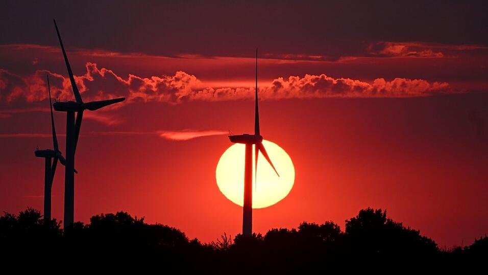 Die Energiewende wird nach einer Studie von der breiten Öffentlichkeit sowie von Managern unterstützt. (Symbolbild) Die Energiewende wird nach einer Studie von der breiten Öffentlichkeit sowie von Managern unterstützt. (Symbolbild)