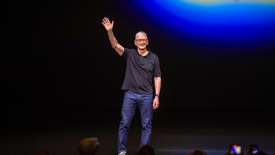Apple-Chef Tim Cook begrüßte die Anwesenden im Hauptquartier in Cupertino. (Archivbild)