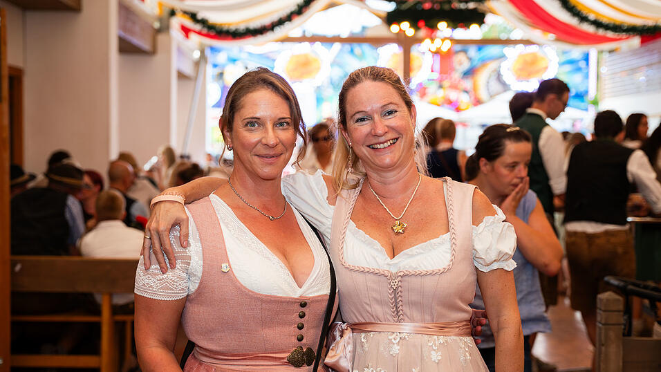 Die Partybilder vom Sonntag, 16. August, aus dem Festzelt Krönner. Die Partybilder vom Sonntag, 16. August, aus dem Festzelt Krönner.