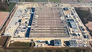 Ein Blick auf das neue BMW Werk Irlbach-Straßkirchen. Im Rahmen der Bürgerversammlung erhielten Stephansposchinger Einblick in die Baufortschritte. Ein Blick auf das neue BMW Werk Irlbach-Straßkirchen. Im Rahmen der Bürgerversammlung erhielten Stephansposchinger Einblick in die Baufortschritte.