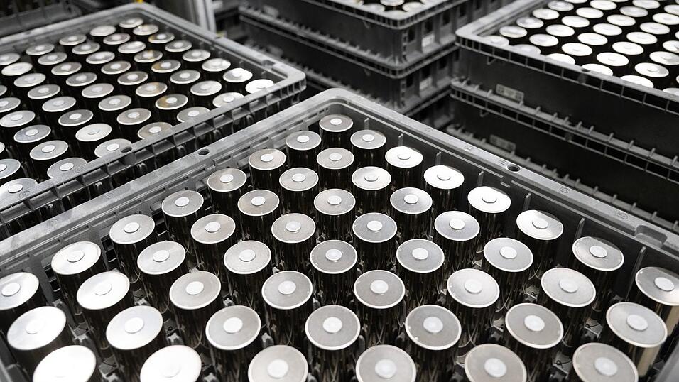 Der US-Elektroautobauer Tesla will den Weg f&uuml;r eine komplette Batteriefertigung im deutschen Werk in Gr&uuml;nheide ebnen. (Archivbild)