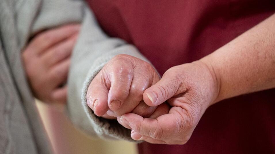 Wie war der Umgang mit Pflegebedürftigen in einer Further und in einer Eschlkamer Wohngemeinschaft? Das ist ebenfalls ein Thema in diesem Prozess. Wie war der Umgang mit Pflegebedürftigen in einer Further und in einer Eschlkamer Wohngemeinschaft? Das ist ebenfalls ein Thema in diesem Prozess.