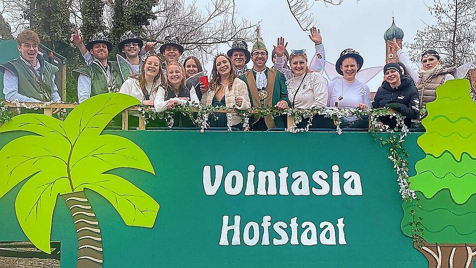 Der Hofstaat ist um Umzug am Sonntag mit einem Wagen vertreten. Aber vor dem H&ouml;hepunkt des Voina Faschings gab es diesmal eine umfangreiche Liste von Sicherheitsanforderungen zu erf&uuml;llen.