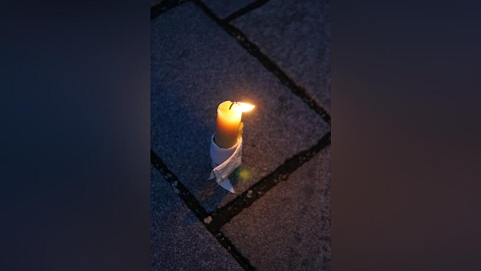 Privatleute sowie Vertreter von Kirchen und Vereinen waren mit dabei.&nbsp;