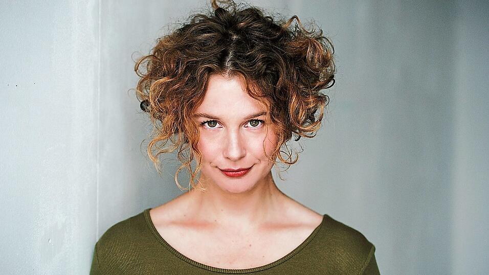 Anna Maria Sturm hatte ihren Durchbruch mit den erfolgreichen Kinofilmen 'Beste Zeit' (2007), 'Beste Gegend' (2008) und 'Beste Chance' (2014). Anna Maria Sturm hatte ihren Durchbruch mit den erfolgreichen Kinofilmen 'Beste Zeit' (2007), 'Beste Gegend' (2008) und 'Beste Chance' (2014).