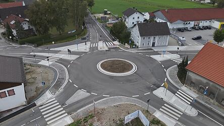 Die wichtigste Baustelle der letzten Monate war die Erstellung des neuen Kreisverkehrs.
