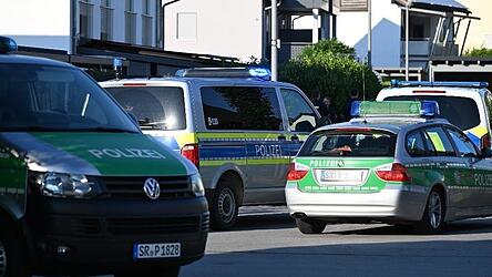 Ein Mann soll in Stra&szlig;kirchen eine Frau bedroht haben.