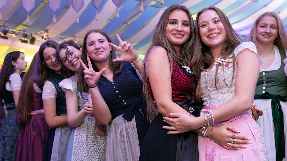 Die Partybilder vom Dienstag, 12. August, aus dem Festzelt Wenisch. Die Partybilder vom Dienstag, 12. August, aus dem Festzelt Wenisch.